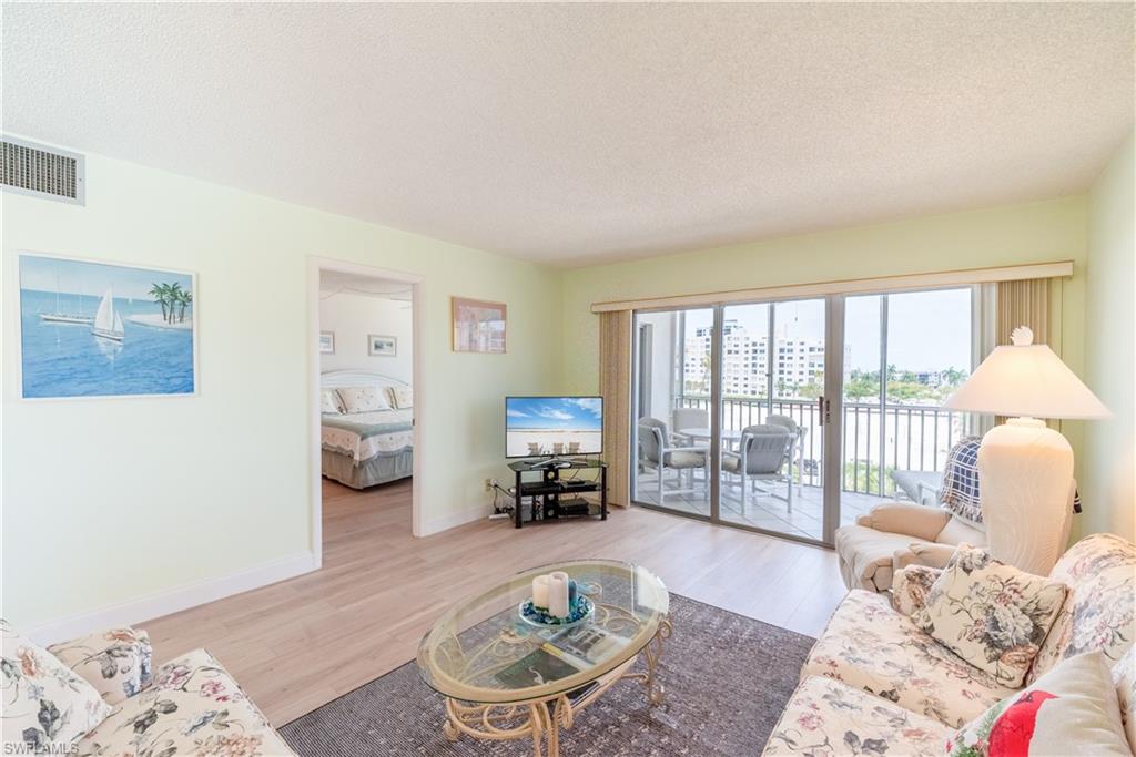 6900 Estero BLVD 401 photo 12