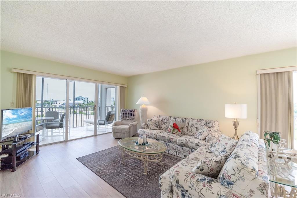 6900 Estero BLVD 401 photo 10
