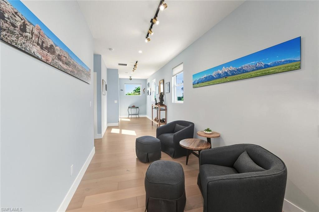 27088 Del LN photo 12