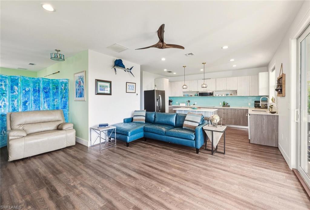 27088 Del LN photo 33
