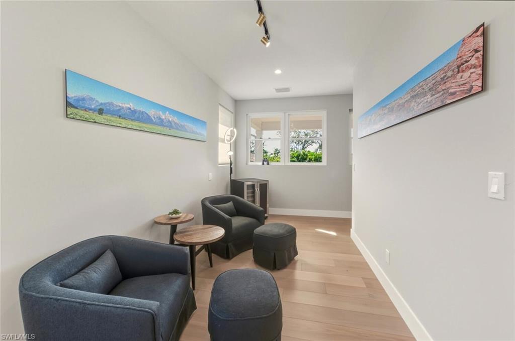 27088 Del LN photo 11