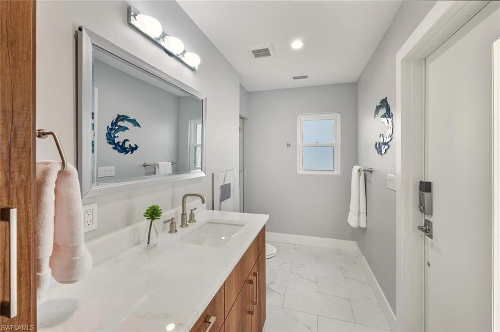 27088 Del LN photo 21