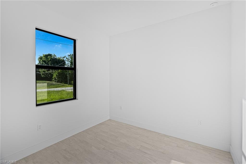 2220 Kenneth AVE S photo 7