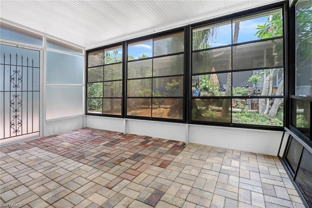 Sunroom (Screen Room)