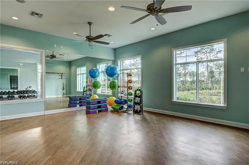 2739 Merida LN photo 19