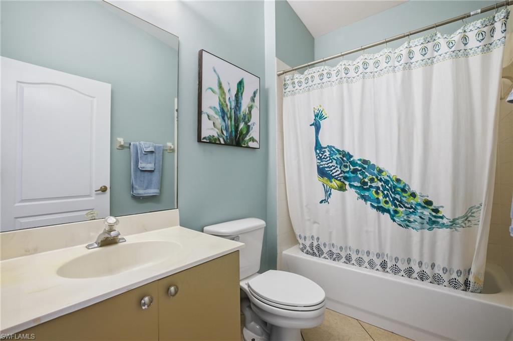 Full guest bath with shower tub combo