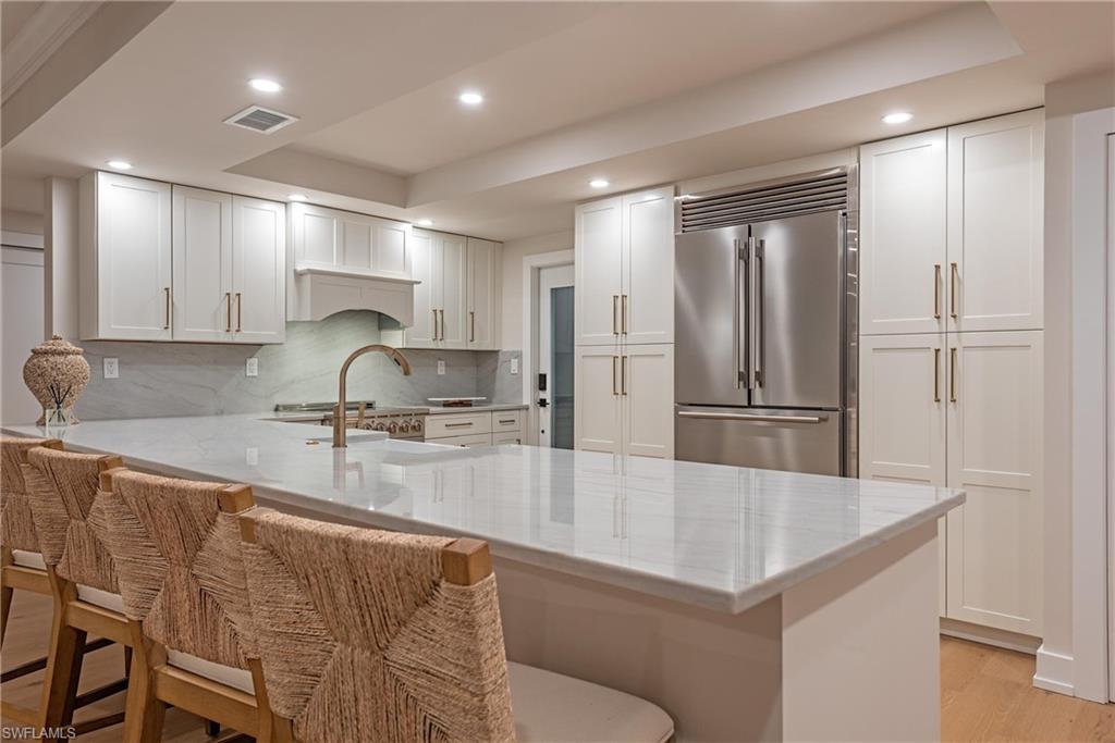 400 Park Shore DR 304