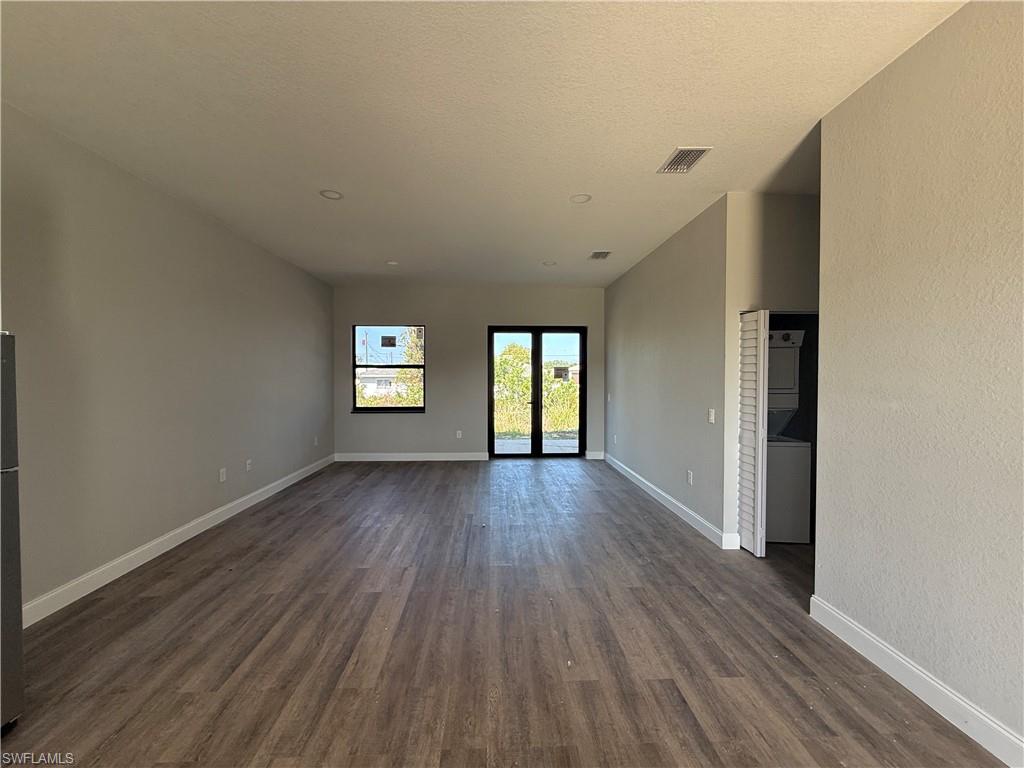 332/334 Gilbert AVE S photo 6