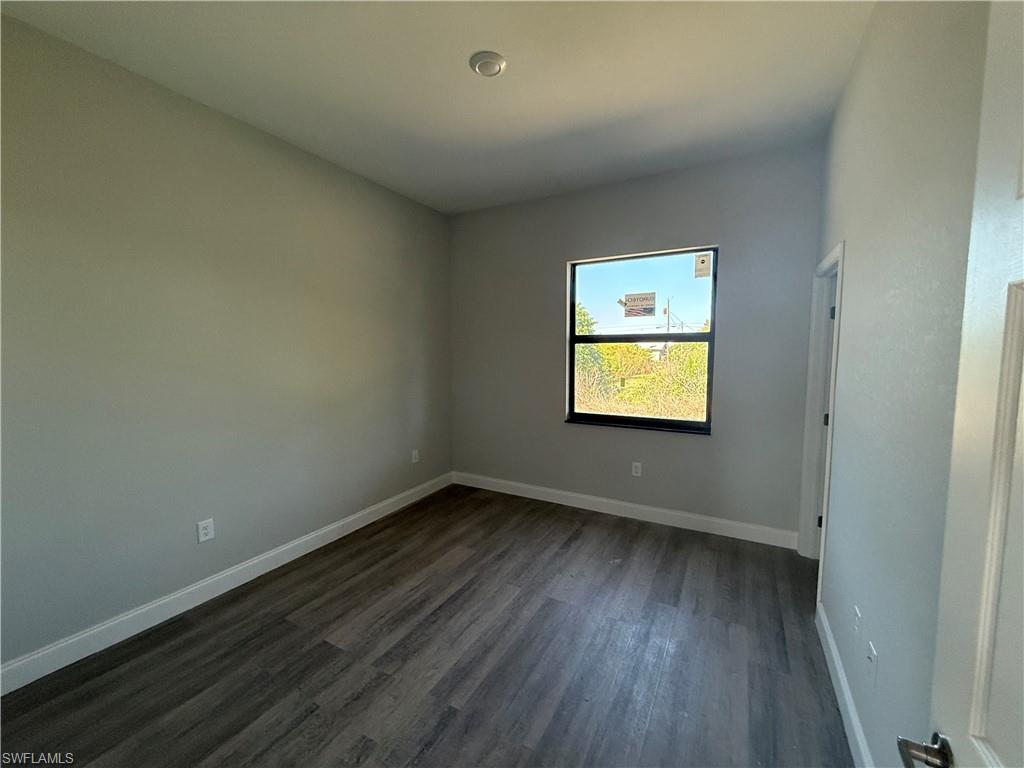 332/334 Gilbert AVE S photo 9