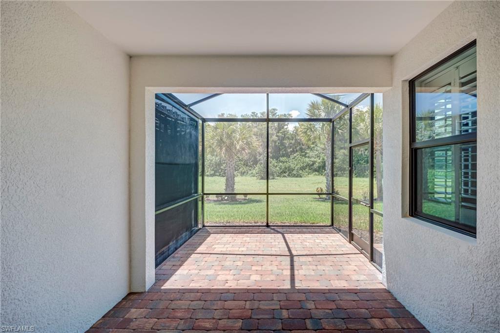 Lanai with extended cage
