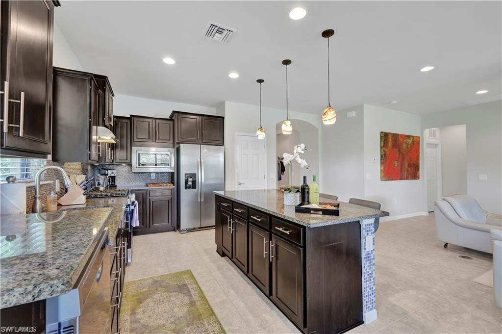 7103 Lily WAY