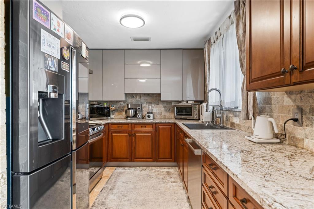 38 Willoughby DR photo 34