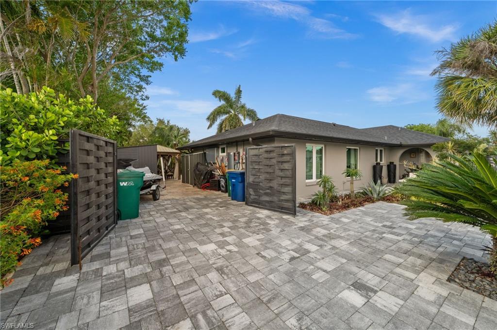 38 Willoughby DR photo 45