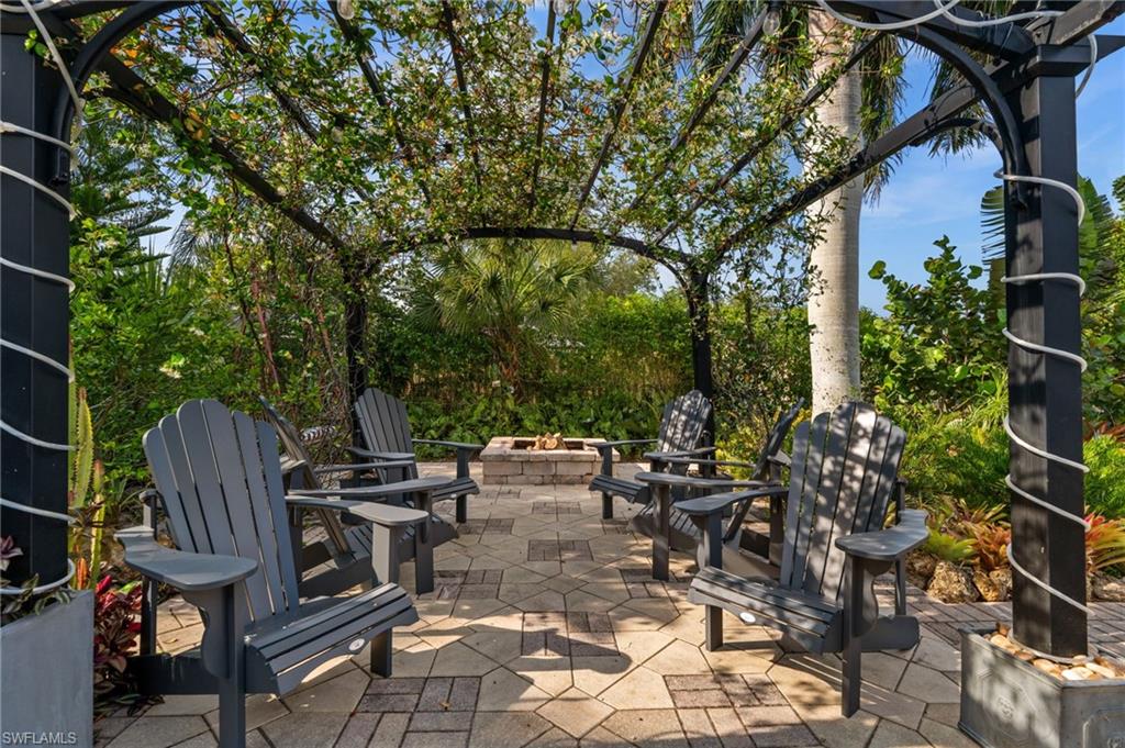 38 Willoughby DR photo 8