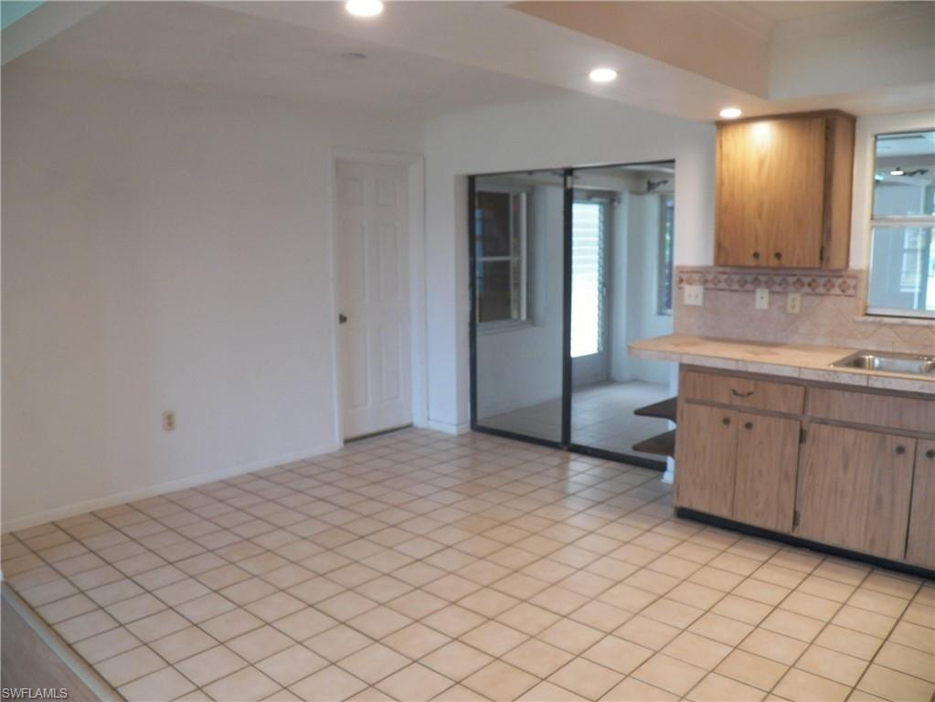 Slider to the Florida room and pool