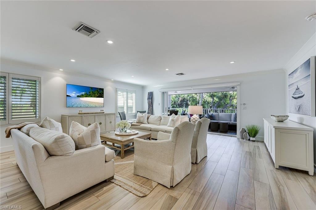 225 5th AVE S 104
