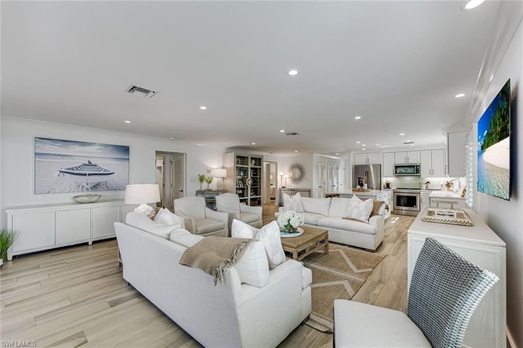 225 5th AVE S 104