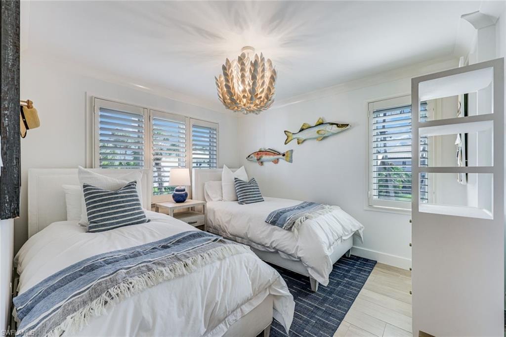 Den with twin beds and  ensuite bathroom
