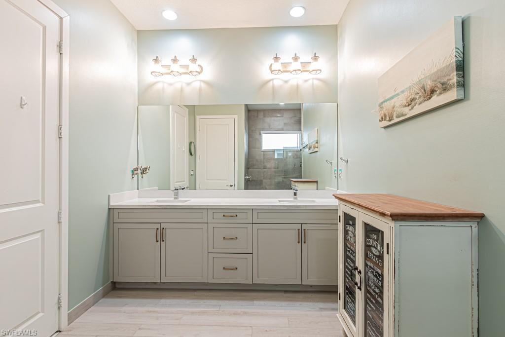 5255 Karlia DR photo 14