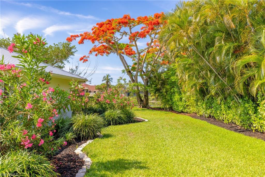 283 Palm Lake DR photo 10