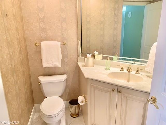 ENSUITE BATH WITH SHOWER