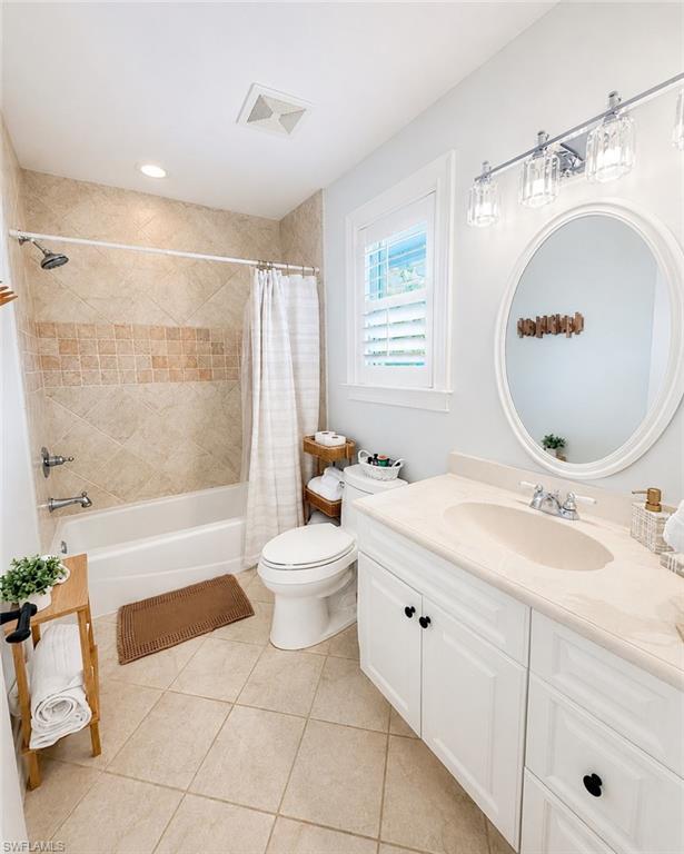 Full bath In Upstairs 1st bedroom
