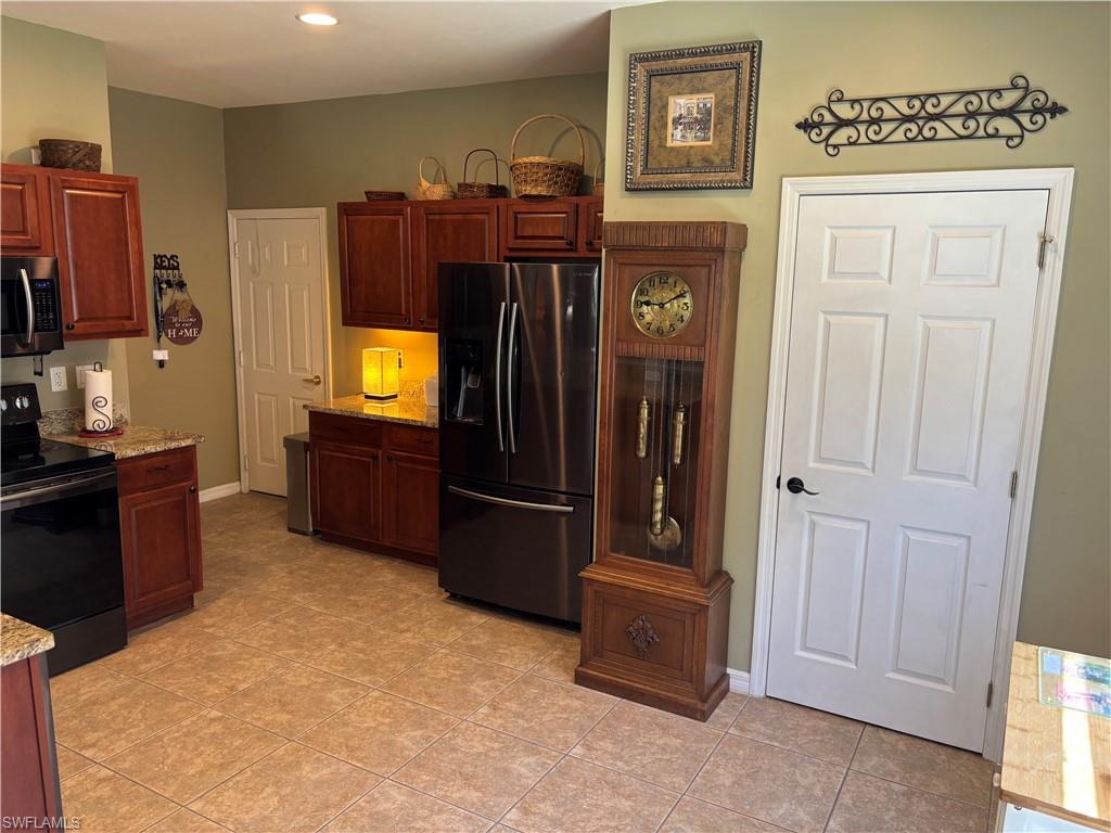 8271 Village Edge CIR 6 photo 6