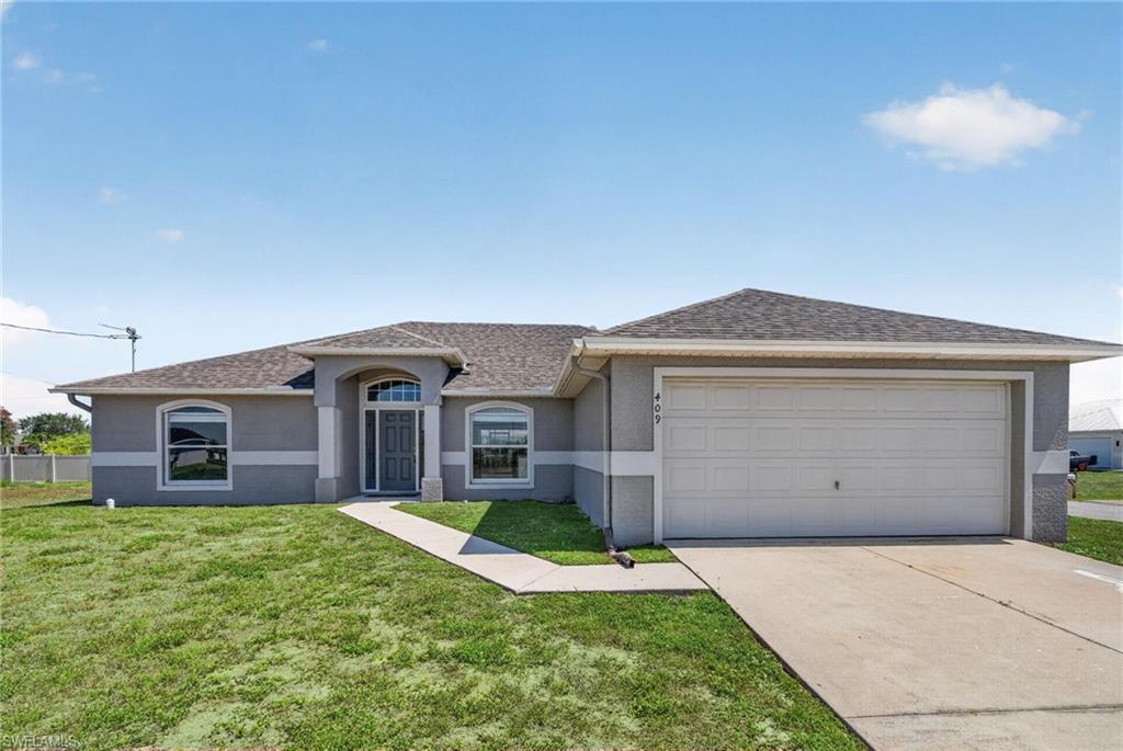 Corner Lot Single Family Home 4BR/2BA Roof 2023