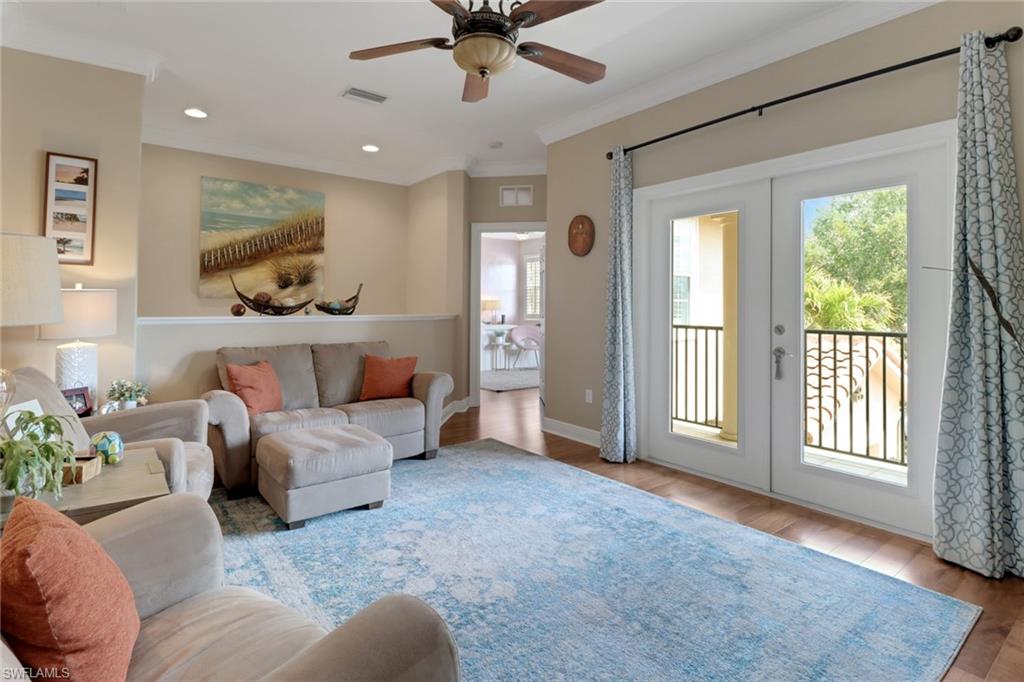 Upstairs loft with balcony access