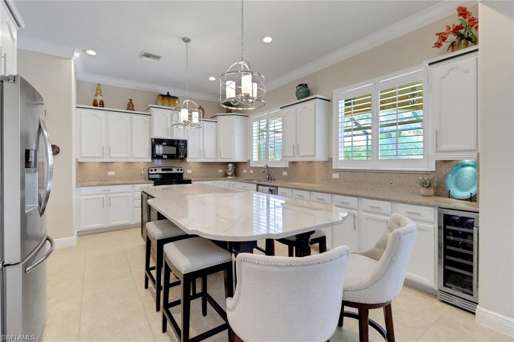 Updated, eat-in kitchen