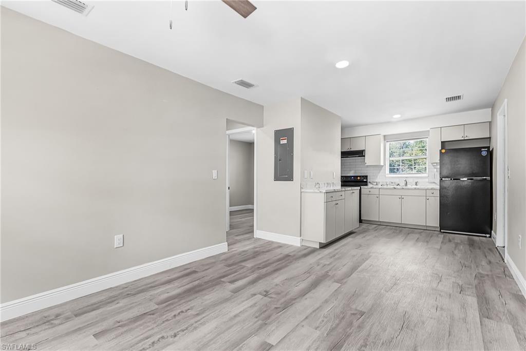 2648 Michigan AVE photo 20