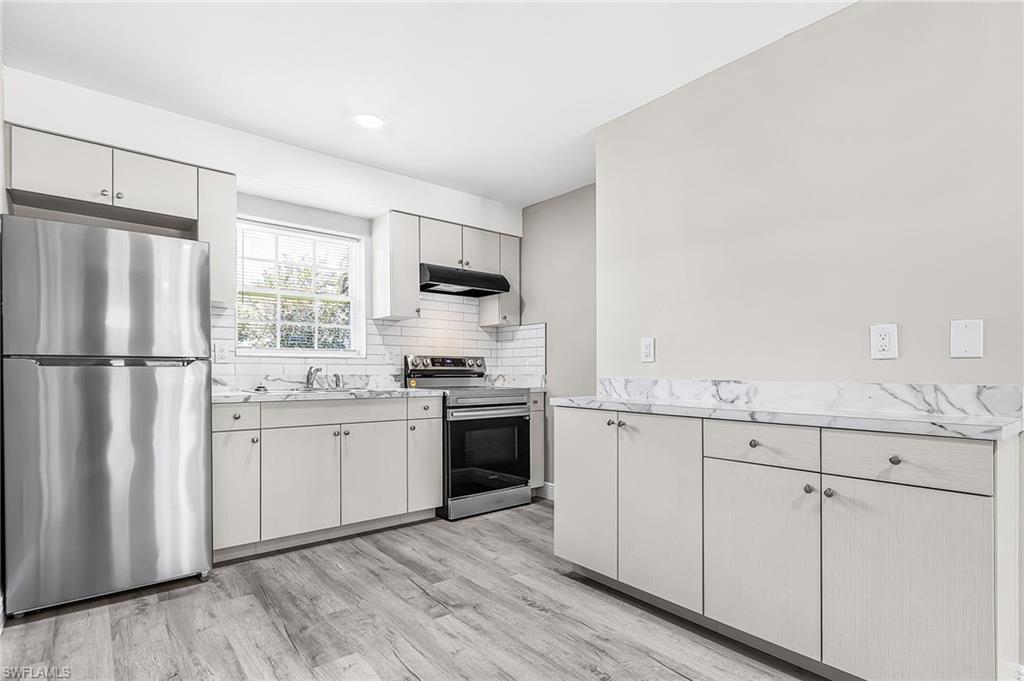 2648 Michigan AVE photo 9