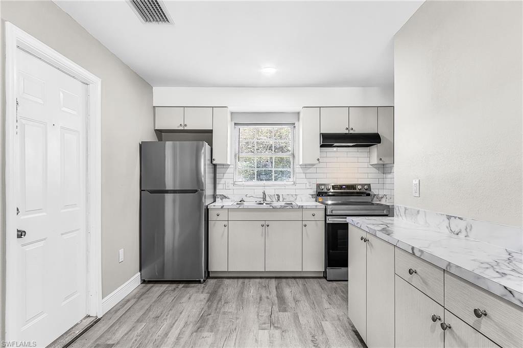 2648 Michigan AVE photo 11