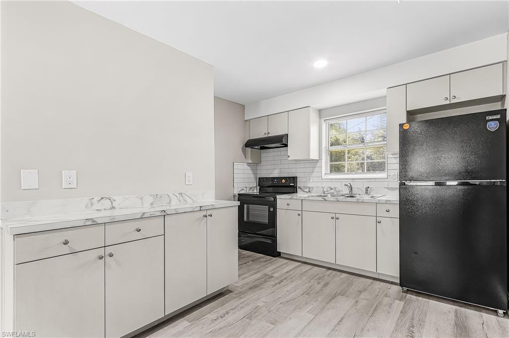 2648 Michigan AVE photo 21