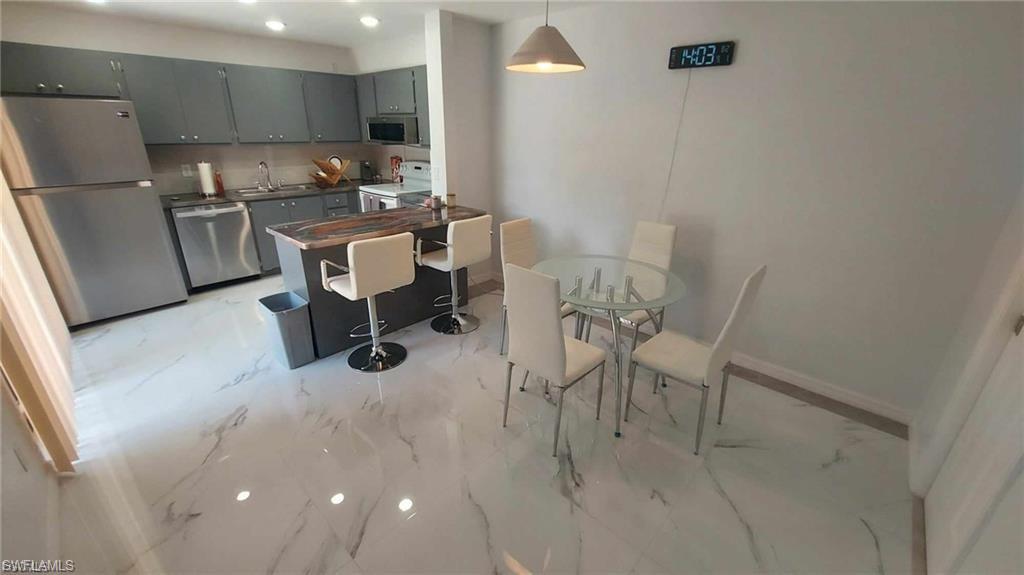 5542 Malt DR 2