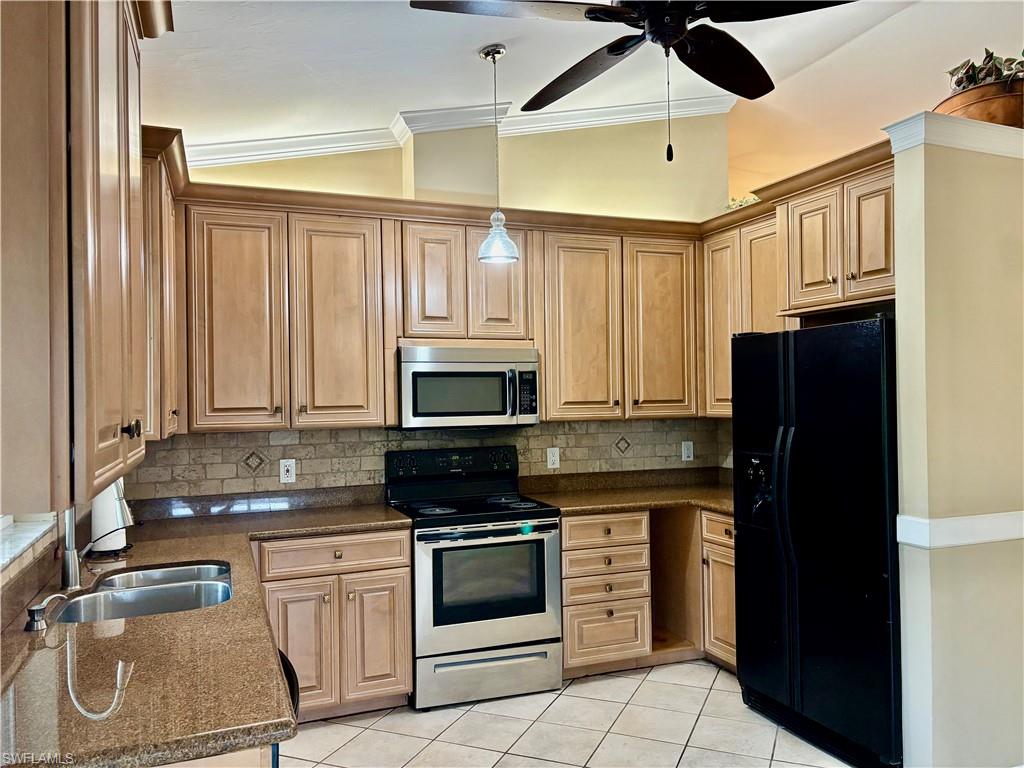 5232 Raintree LN photo 9