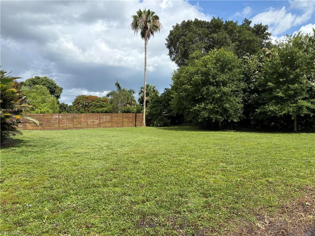 5232 Raintree LN photo 36