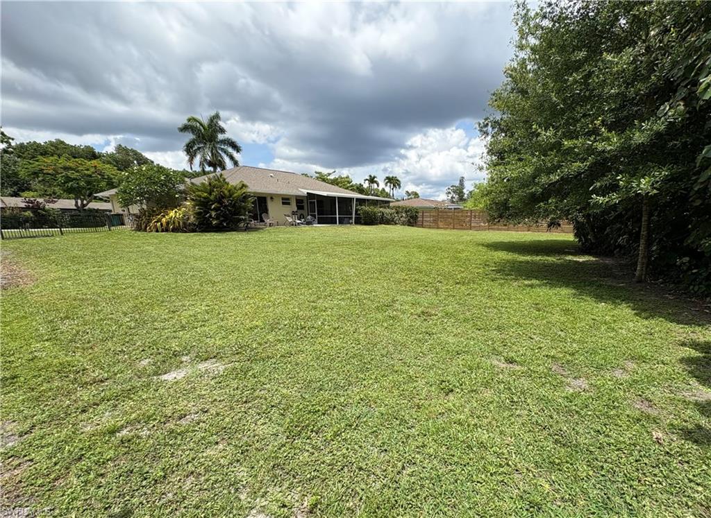 5232 Raintree LN photo 38