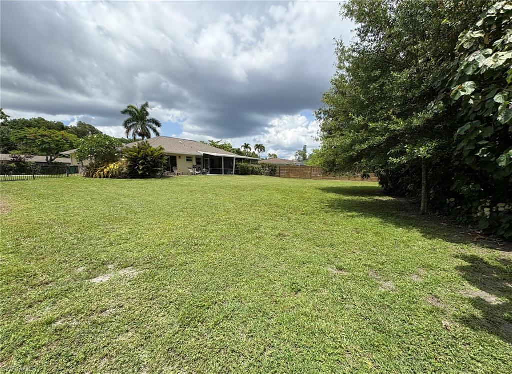 5232 Raintree LN photo 37