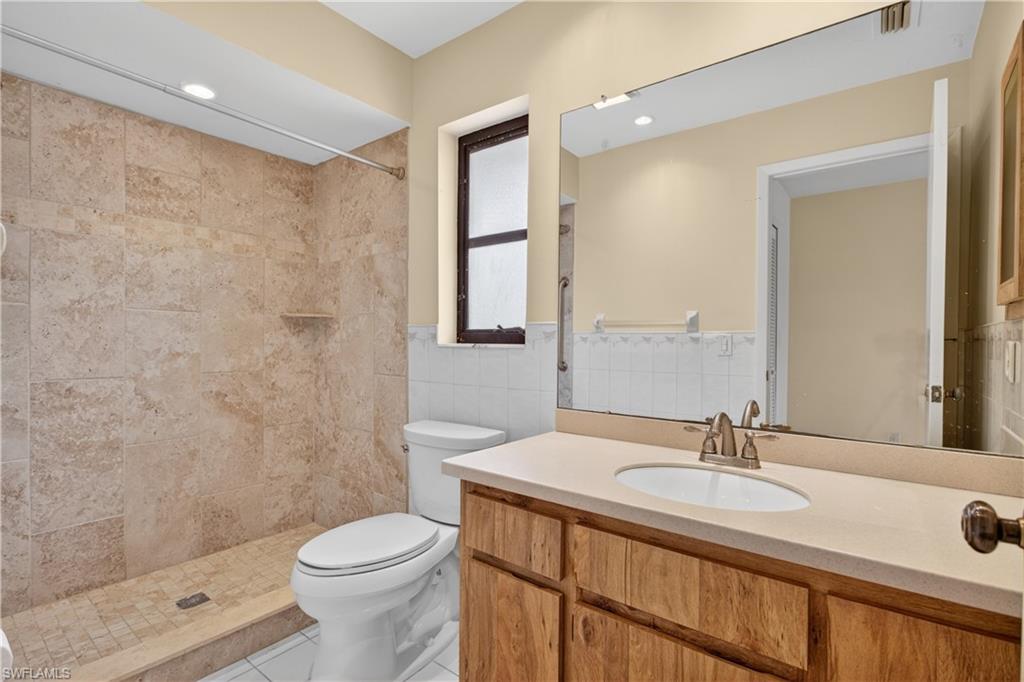 9708 Foxglove CIR photo 17