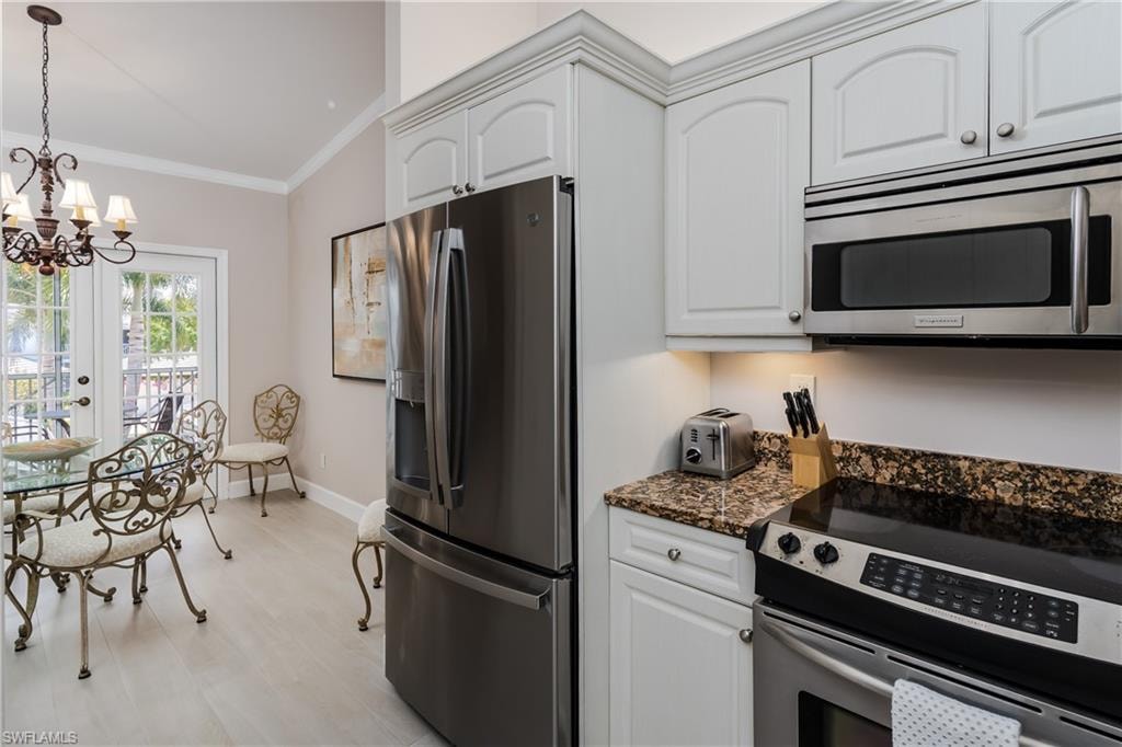 7046 Barrington CIR 202 photo 14