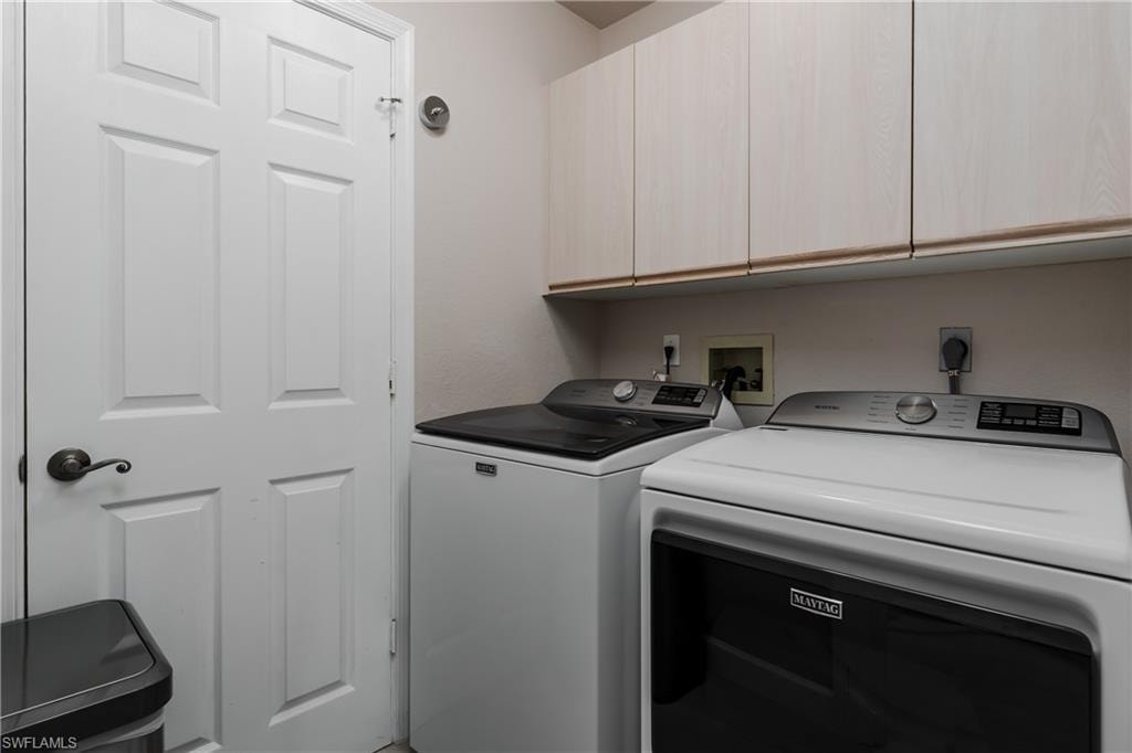 7046 Barrington CIR 202 photo 39