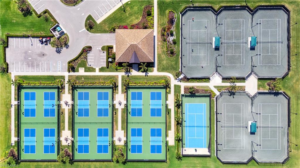 Outdoor Pickleball and Tennis Courts