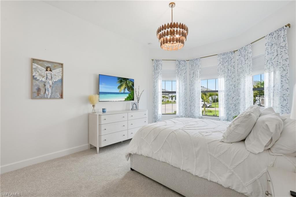 Bed 2 with Bay Window