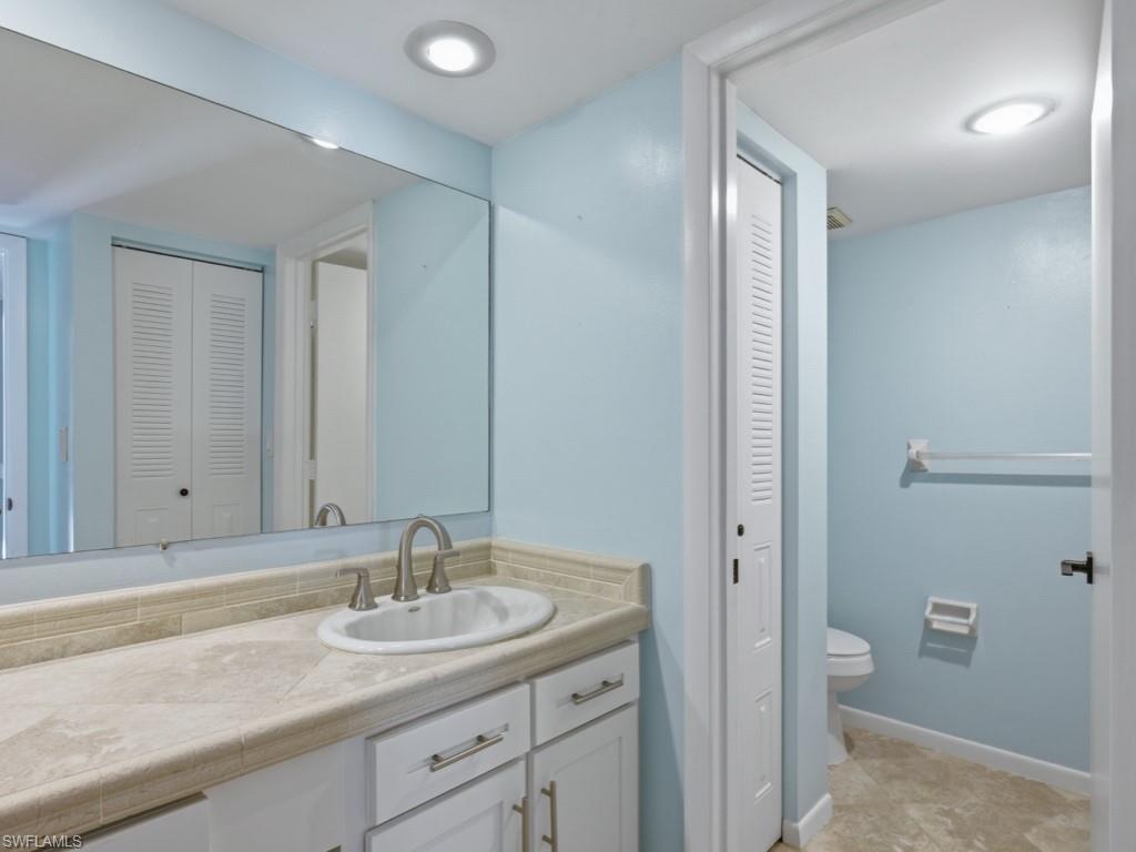 5247 Cedarbend DR 2 photo 18