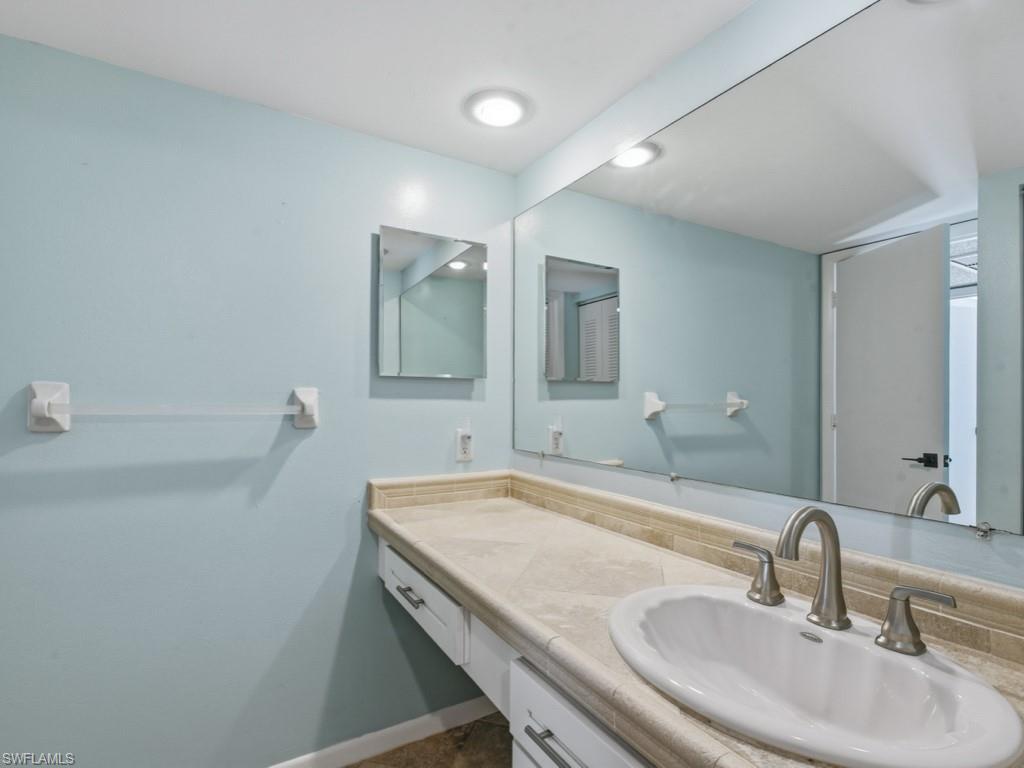 5247 Cedarbend DR 2 photo 19