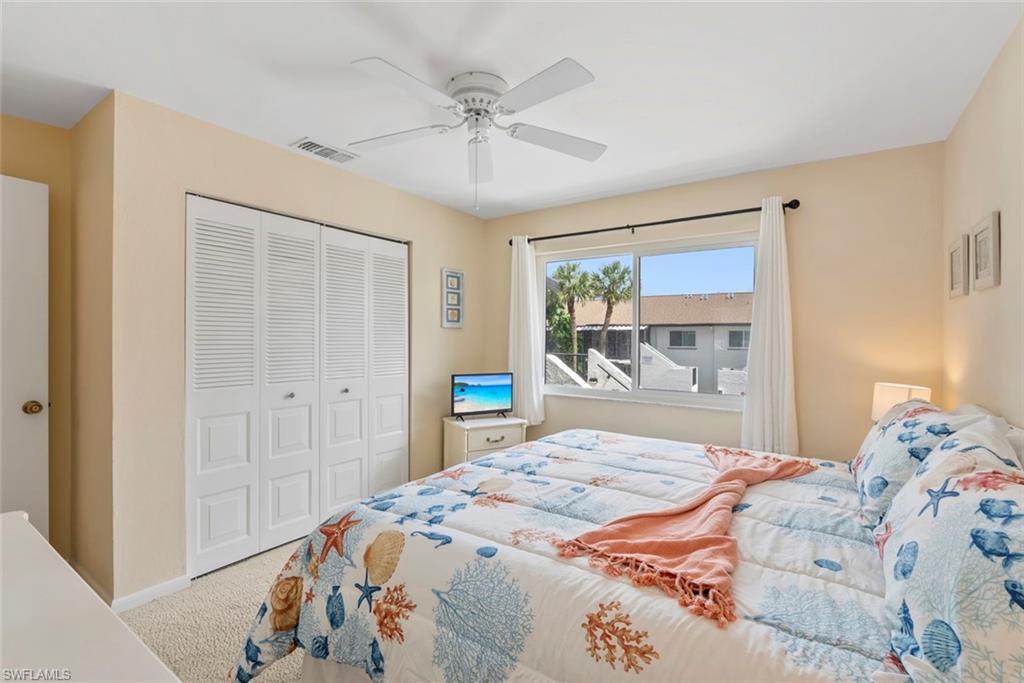 Unit has 4 total ceiling fans