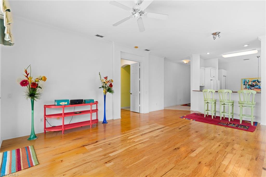1843 Leamington LN photo 13