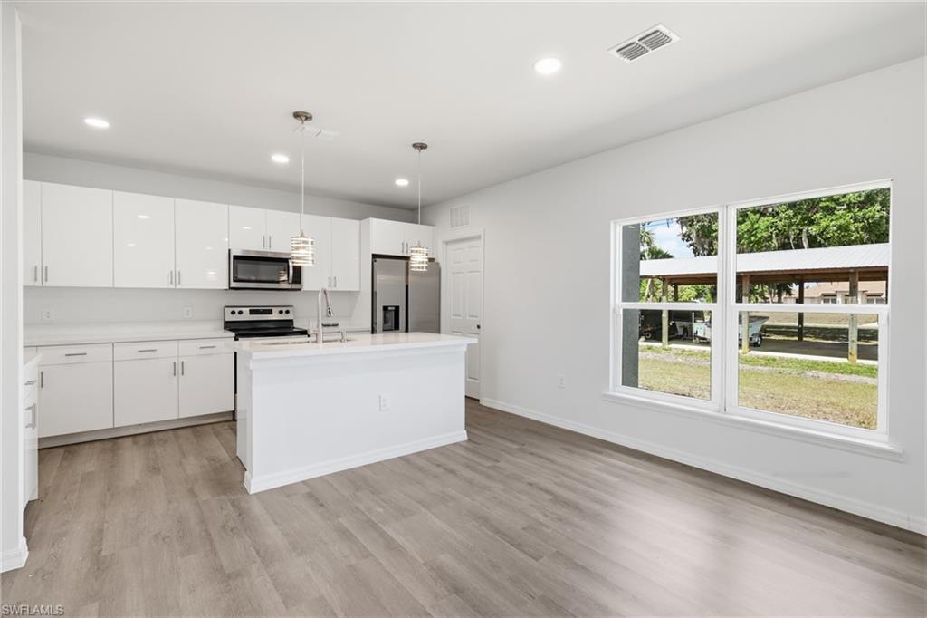 1406 Ford CIR photo 8