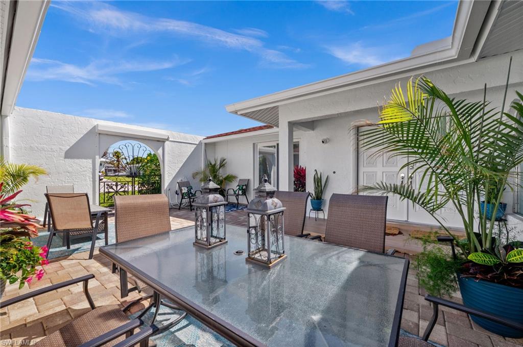 1432 Venetian CT